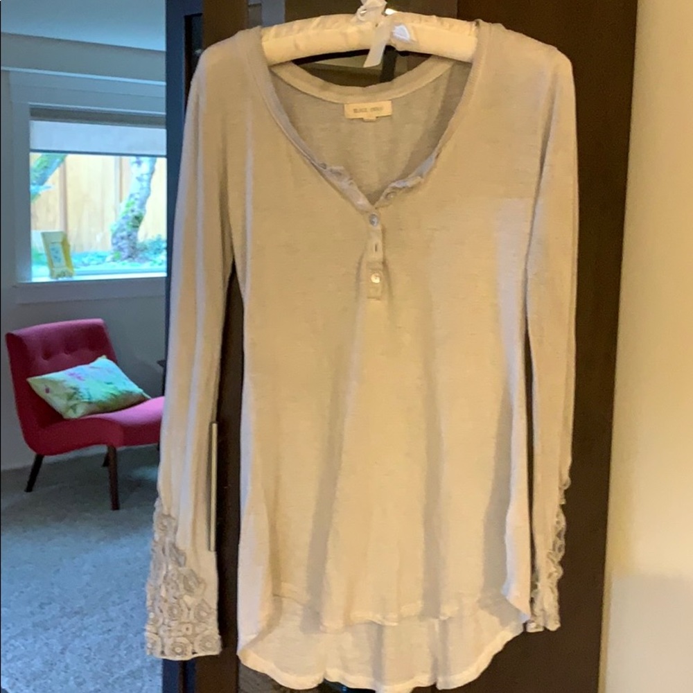 Tee shirt